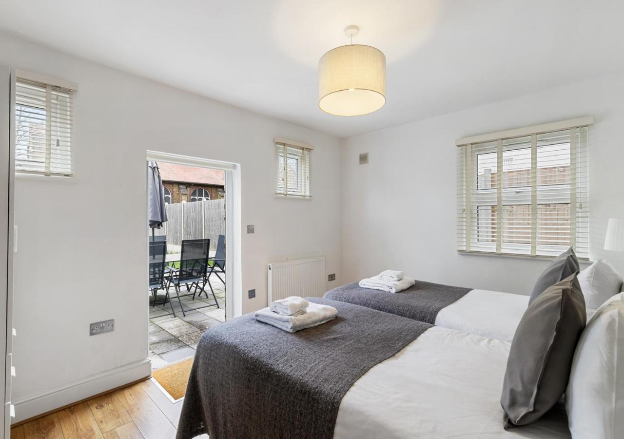 Two Bed Flat In Bush Hill Park Apartman Enfield Kültér fotó
