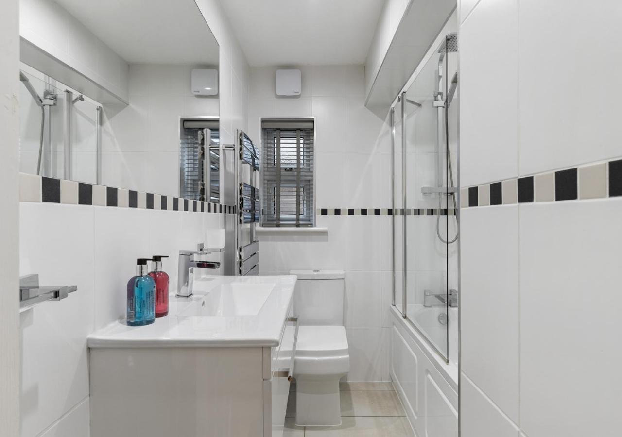 Two Bed Flat In Bush Hill Park Apartman Enfield Kültér fotó