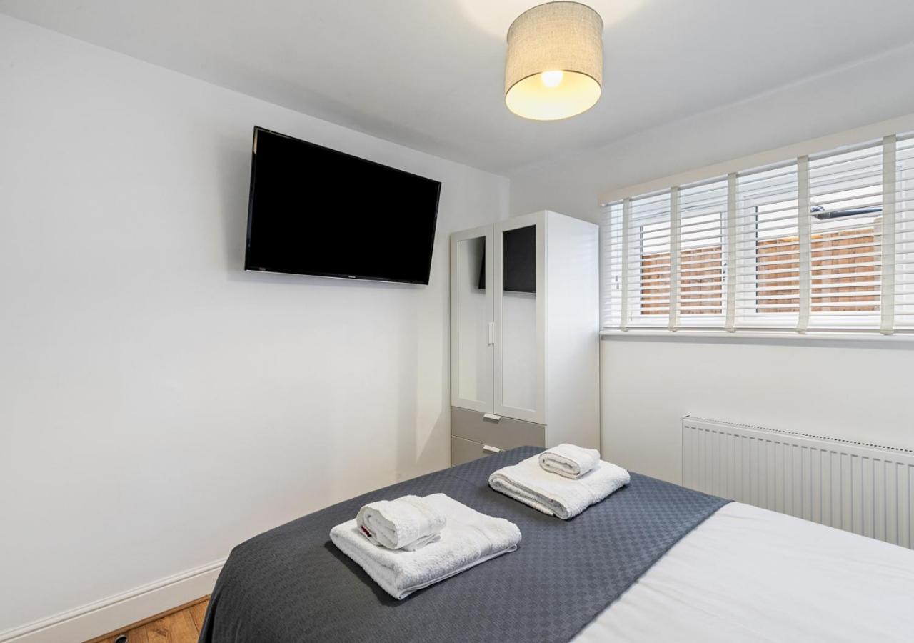 Two Bed Flat In Bush Hill Park Apartman Enfield Kültér fotó